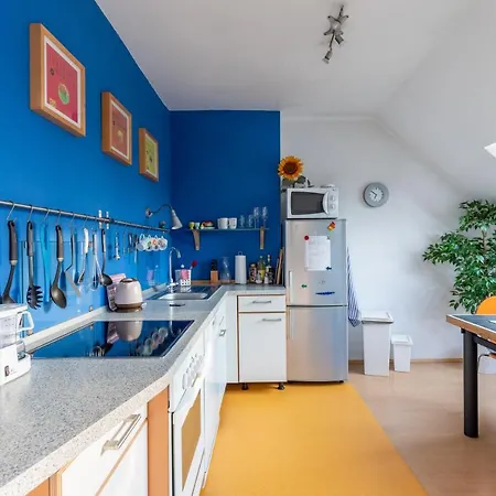 Andreas' Dachwohnung Mit Terrasse アパート