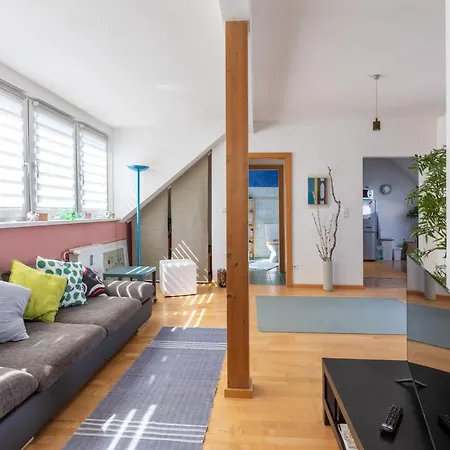 Andreas' Dachwohnung Mit Terrasse * グラーツ